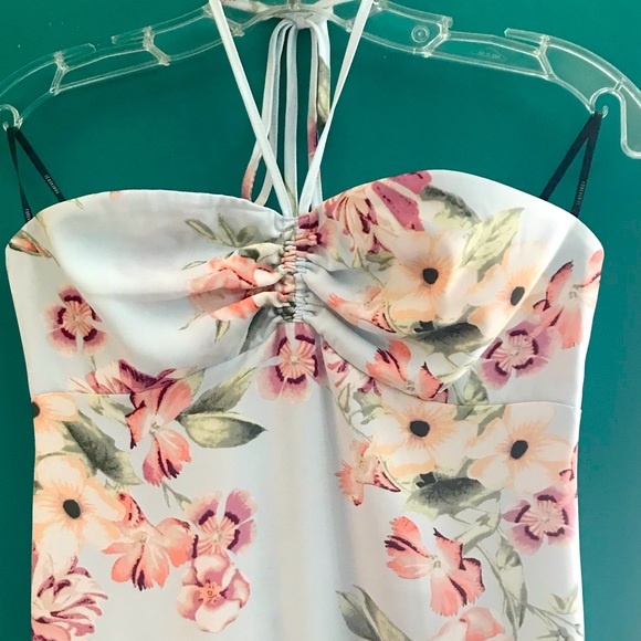 Pretty Floral Maxi Halter Dress - Picture 2 of 7